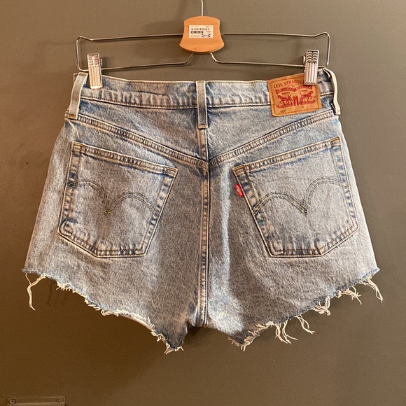 Levi’s 501 High Rise Cutoff Short EUC - Picture 2 of 4